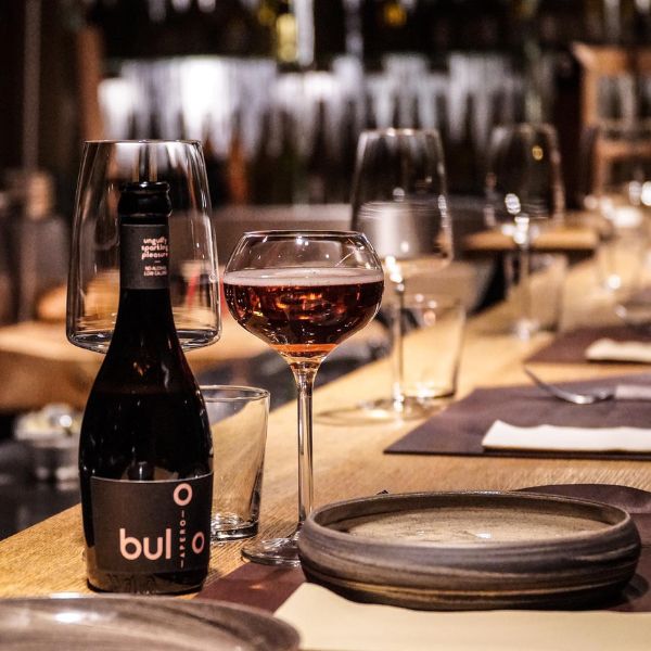 Buloo Apero - alcoholvrije champagne geserveerd in een mooie champagne coupe