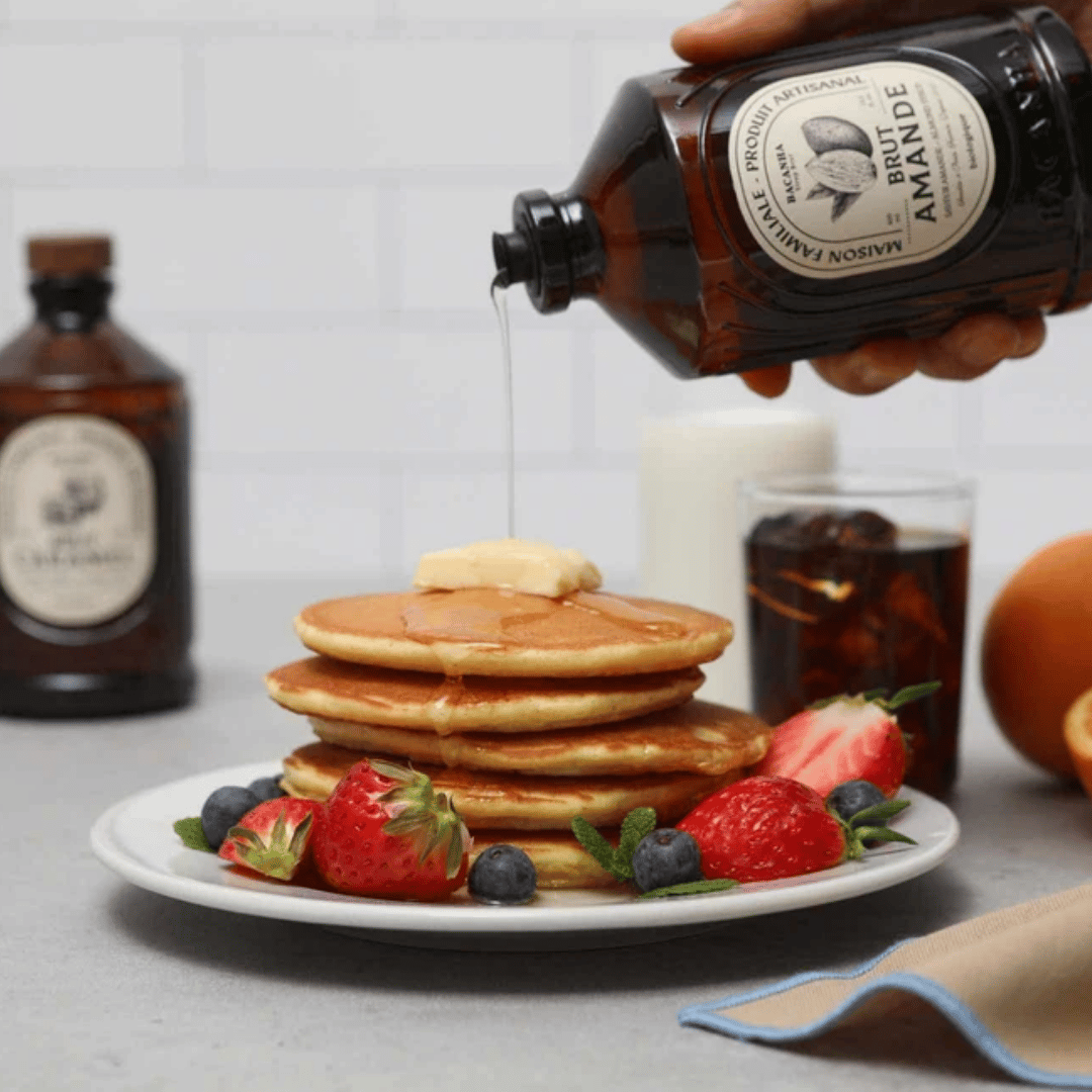 Amandel siroop over pancakes van Bacanha