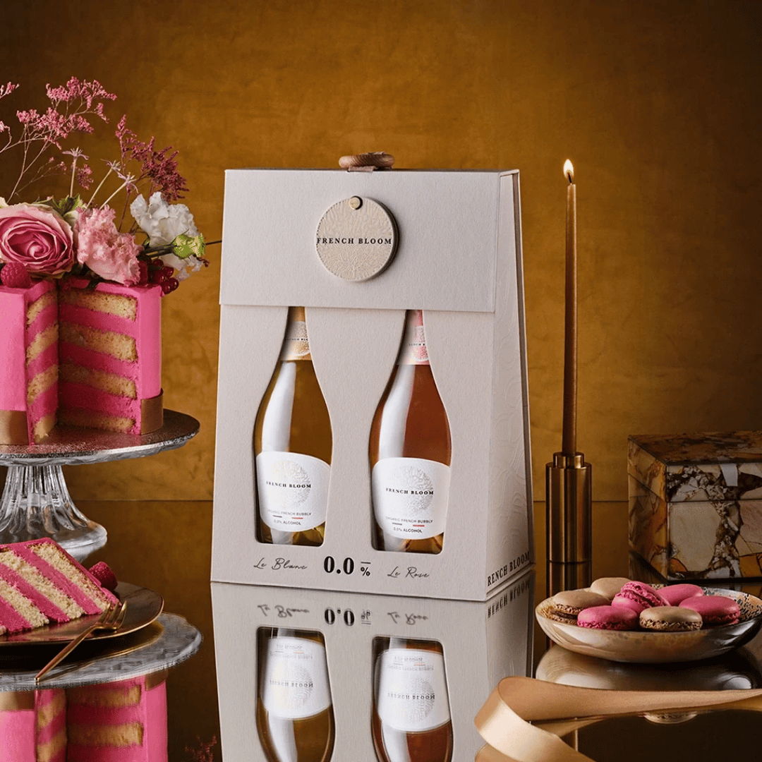 Alcoholvrije aperitief van French Bloom, Baby Bloom Giftset met roze grapefruit smaak in een elegante fles.