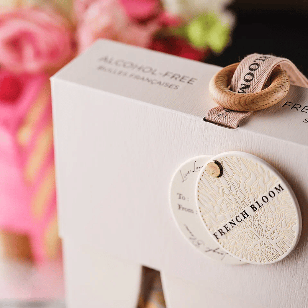 French Bloom Baby Bloom cadeau set met alcoholvrije roze grapefruit aperitief in een glazen fles, 0,5 liter.