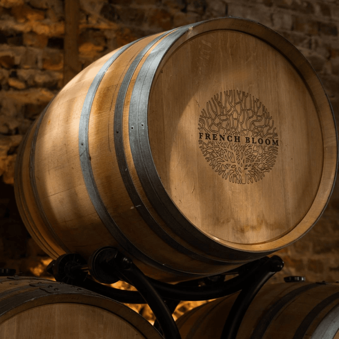French Bloom La Cuvée Vintage 2022 gerijpt in eikenhouten vaten